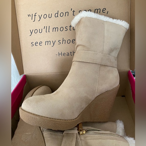 Women’s Taupe Shearling Wedge Booties - Picture 4 of 13
